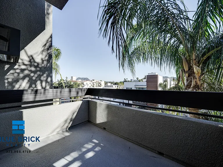 11225 Morrison St #118 — Photo 18