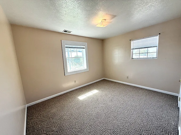 770 Deerfield Ln #4 — Photo 14