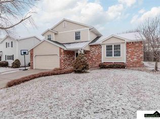 8006 Meredeth St, Lincoln, NE 68506