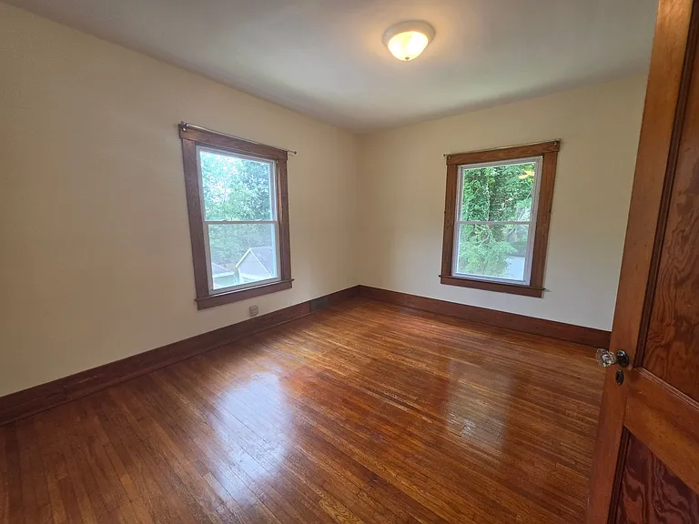 446 Earl Ave — Photo 14