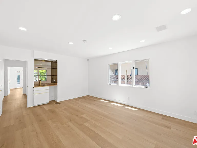 244 S Almont Dr — Photo 13
