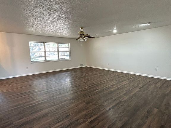 5th image of 1702 Bonham Ave