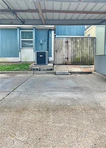 3 bed, 1.5 bath, 1274 sqft, $1,300 — Photo 2