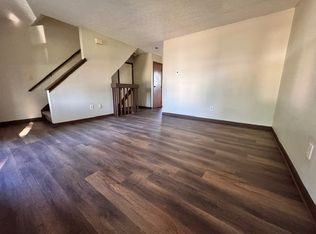 2721 Four Seasons Dr, Columbus, OH 43207