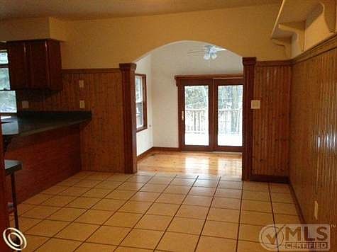 breakfast area off kitchen