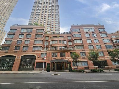 350 W 50th St APT 26D, New York, NY, 10019