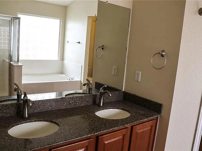 100 S Creek Bend Dr — Photo 7