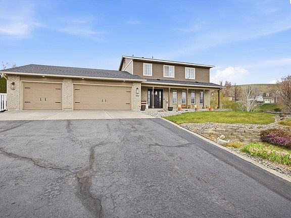 3rd image of 504 S Jurupa St