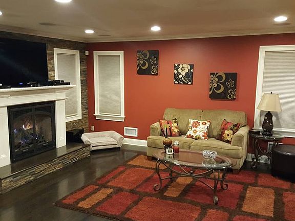 5th image of 8-43 Henderson Blvd #1X