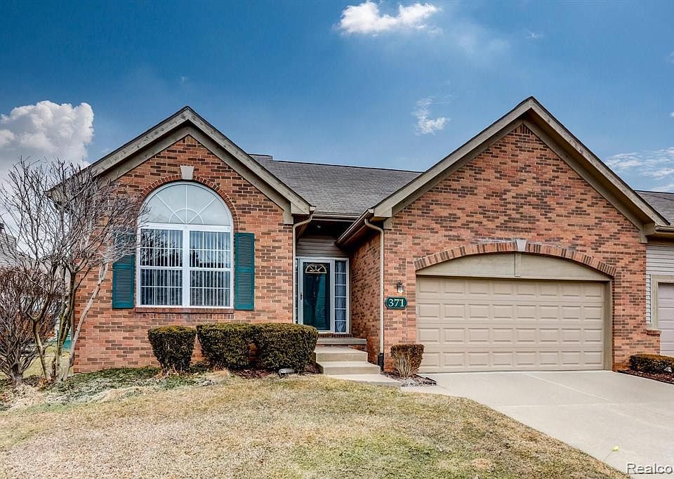 371 Winslow Cir, Walled Lake, MI 48390 Zillow