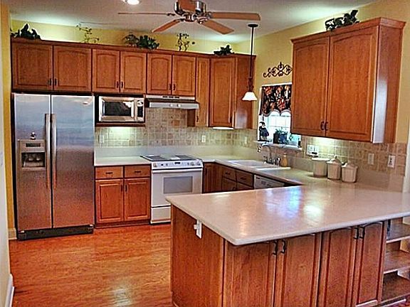 3rd image of 8024 Rose Creek Ct