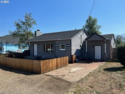 485 E 2nd Ave, Riddle, OR, 97469