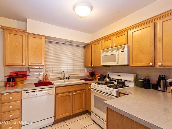 4th image of 1645 W Farwell Ave APT 1B
