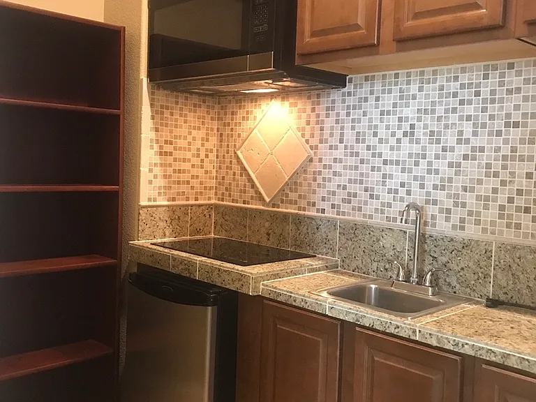 2601 Westview Dr — Photo 8
