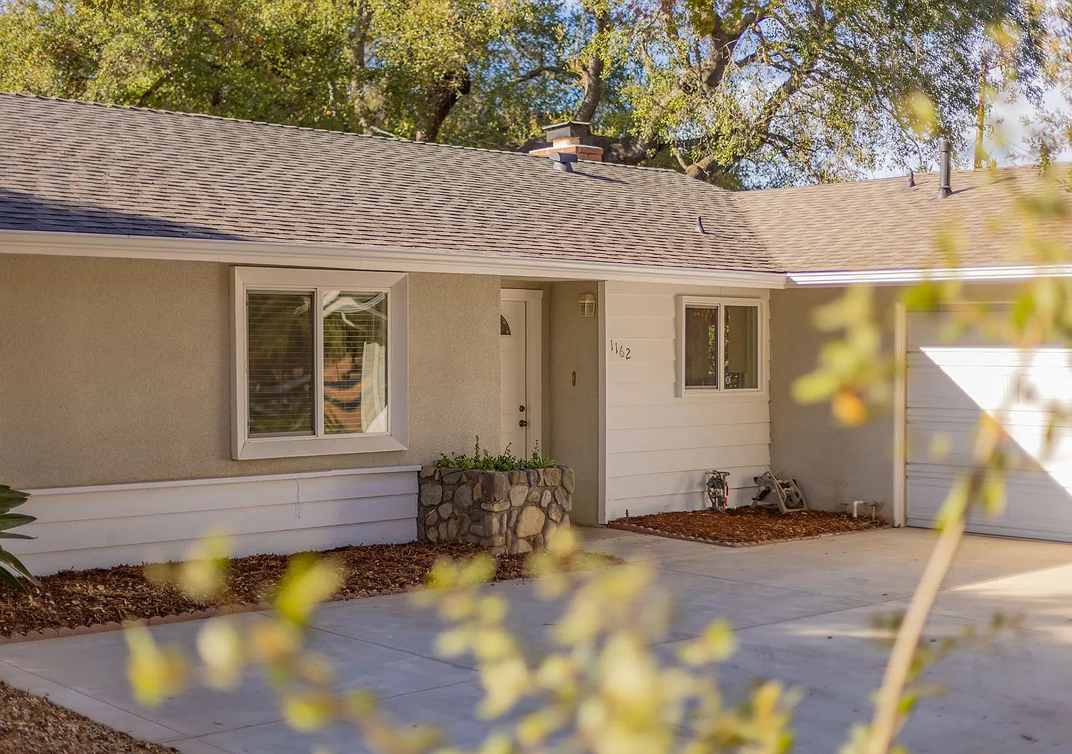 1162 Camille Dr — Photo 2