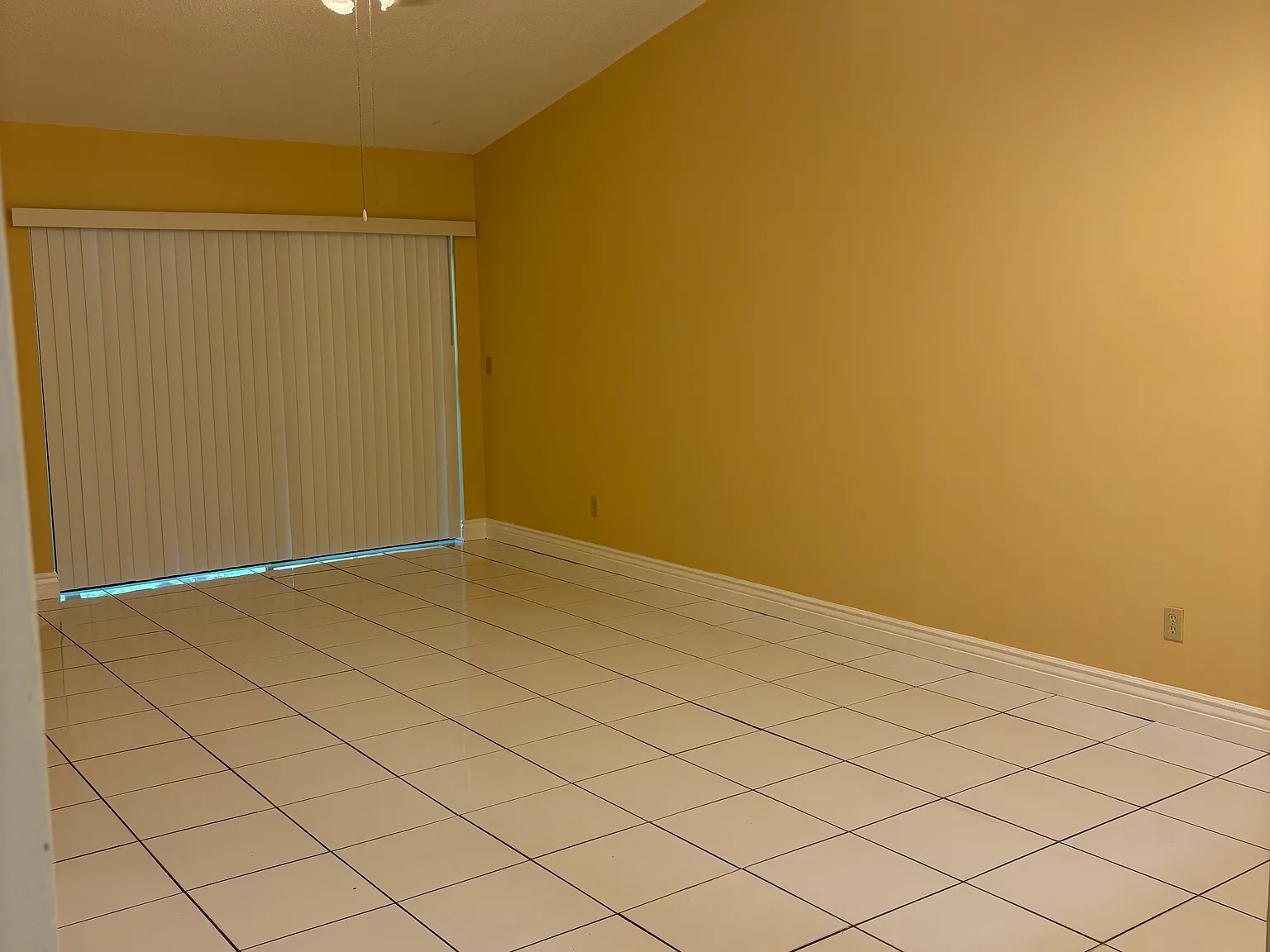 2 bed, 902 sqft, $1,650 — Photo 2