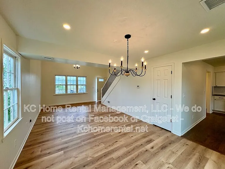 307B E Main St — Photo 5