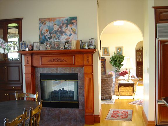 dining area kitchen w/fireplace two sided to living room