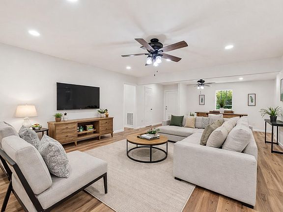 5th image of 16026 Frontier Rd