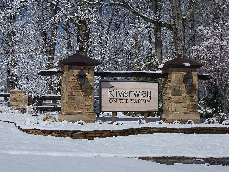 2nd image of 8141 Riverway Rd