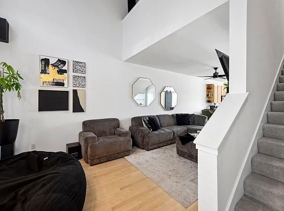 4th image of 4585 Madison Ave