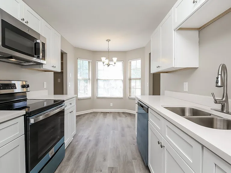 404 Sorensen Way — Photo 9