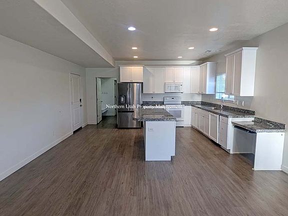 4 Dining and Kitchen_09092024