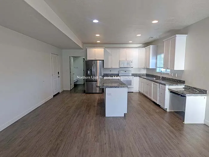 4 Dining and Kitchen_09092024
