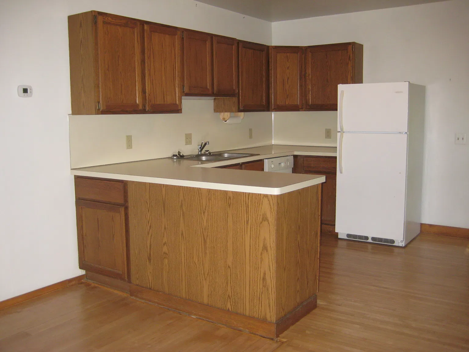1 bed, 650 sqft, $1,100 — Photo 3