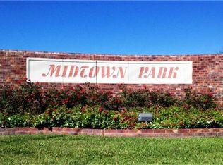 1808 Winding Trail Ln, Alvin, TX 77511