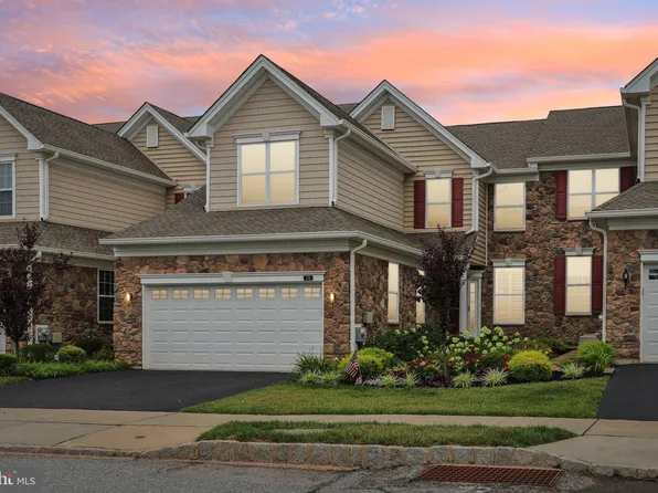 275 Hopewell Dr, Collegeville, PA 19426