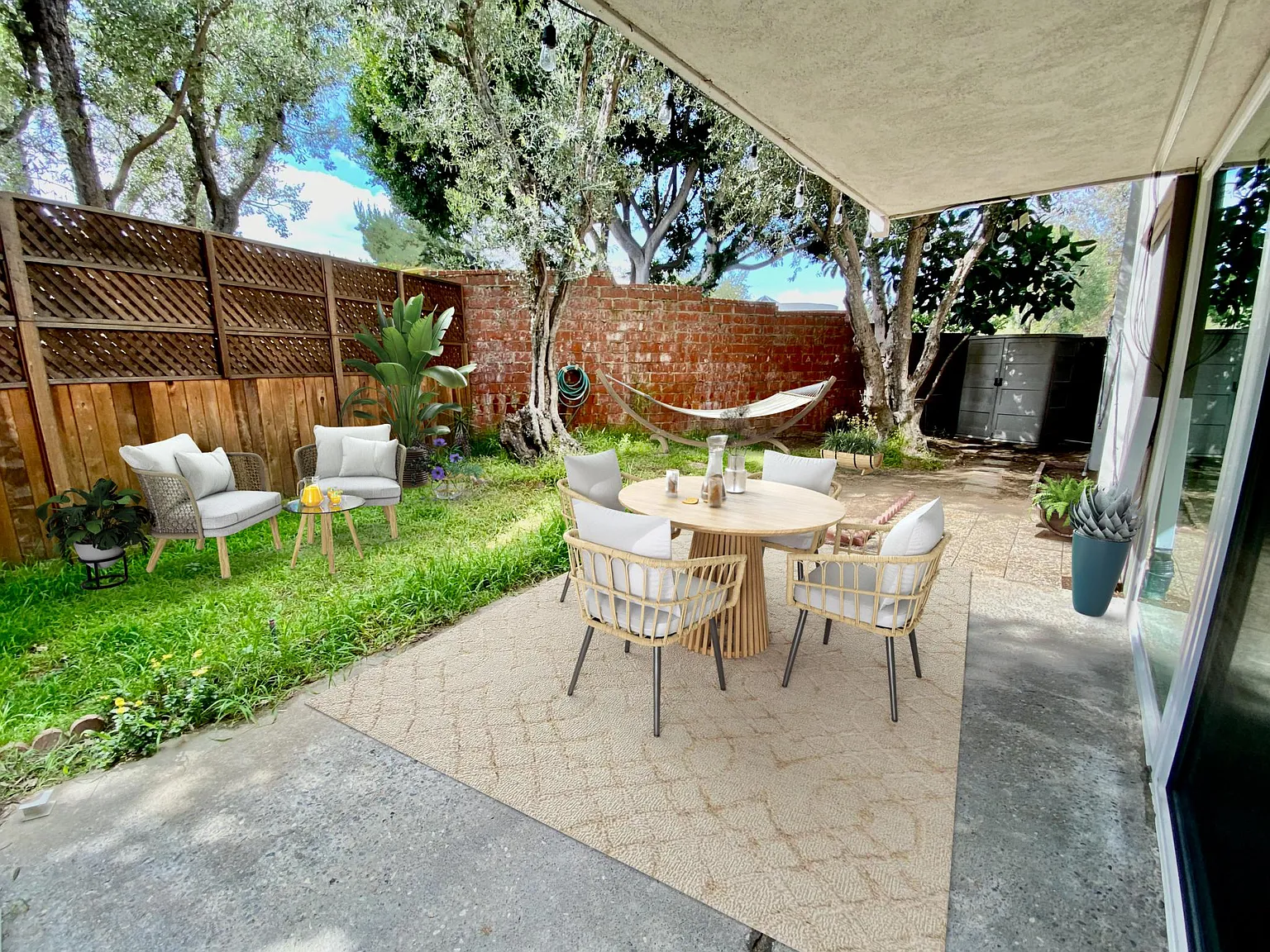 2 bed, 972 sqft, $3,295 — Photo 2