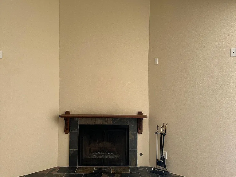 7619 Memory Dr — Photo 5