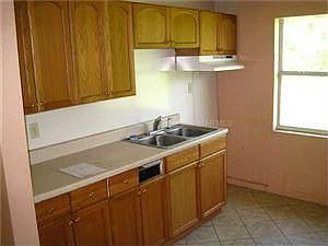 4th image of 2204 NW 34th St