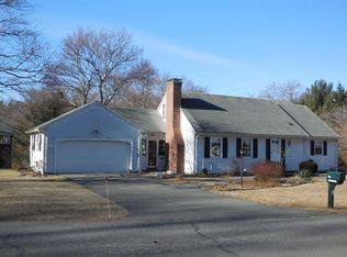 14 Crescent St, Easthampton, MA 01027