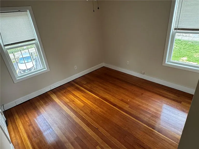 107 Mount Saint Charles Ave #2 — Photo 6