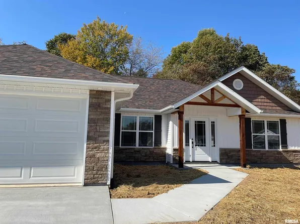 202 Olivia Dr, Marion, IL 62959