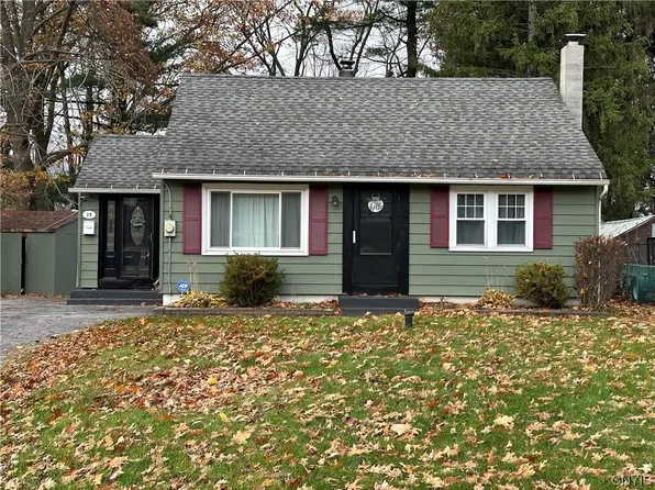 15 Pine Ridge Cir, North Syracuse, NY 13212