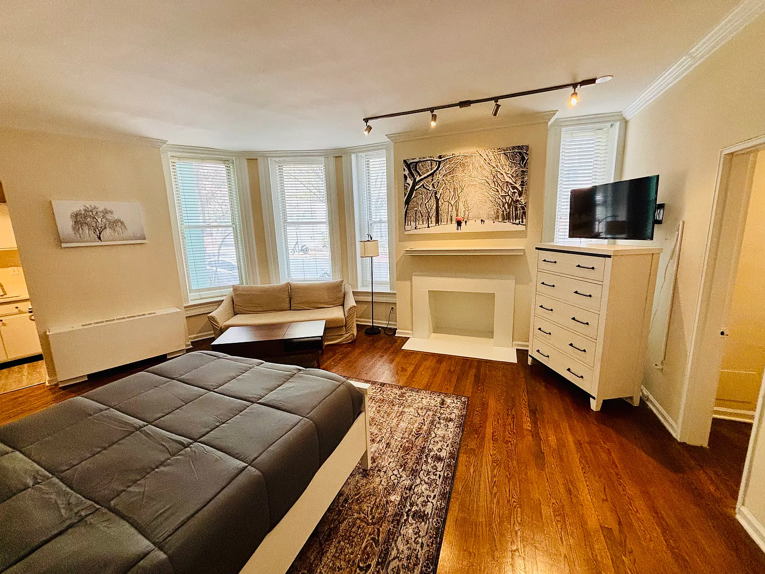 Studio, 440 sqft, $2,350 — Photo 1