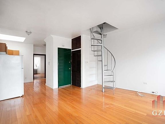 5th image of 324 E 120th St #4A
