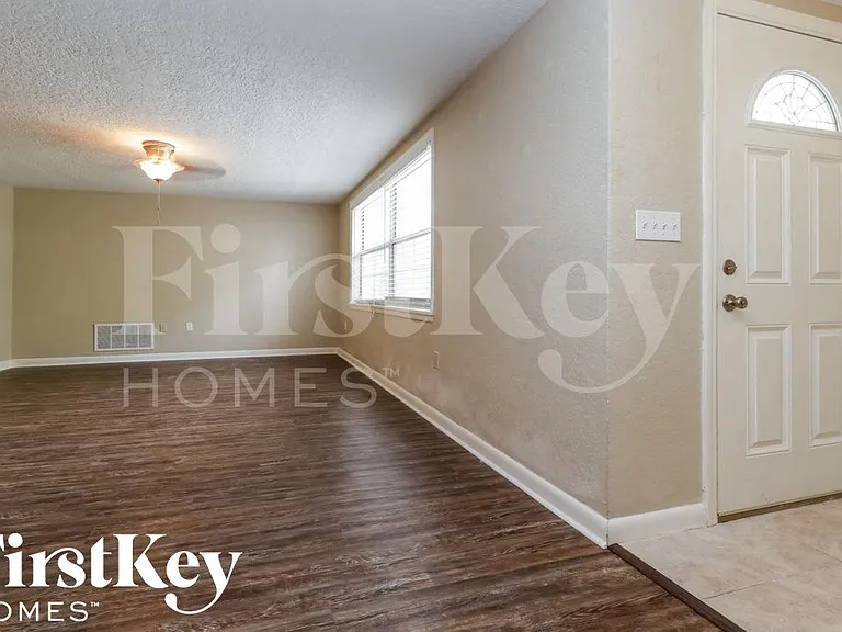 11221 Nome Ave — Photo 3