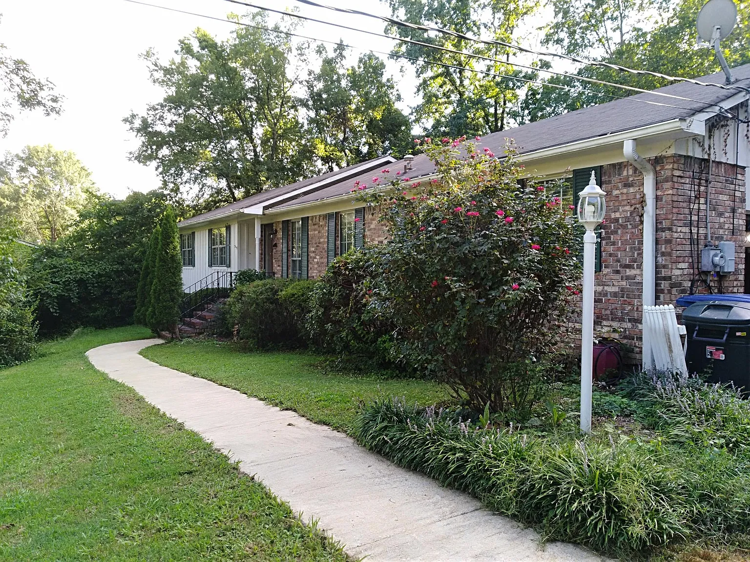 3 bed, 1794 sqft, $2,345 — Photo 3