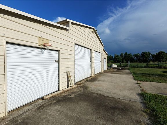 5th image of 555 Legion Rd