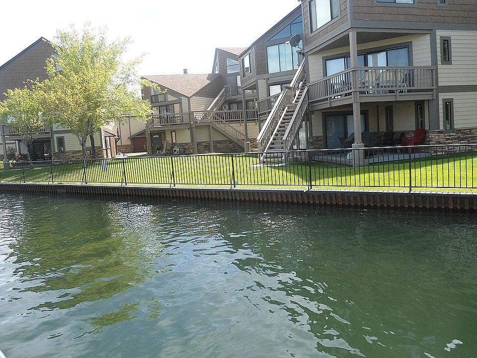 Your water side new home