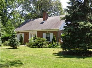 225 W McKenzie Rd, Greenfield, IN 46140