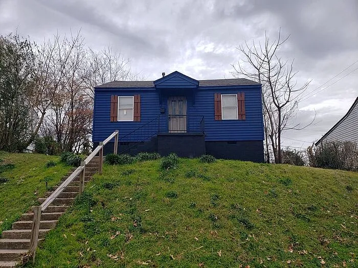 2066 Farrington St — Photo 1