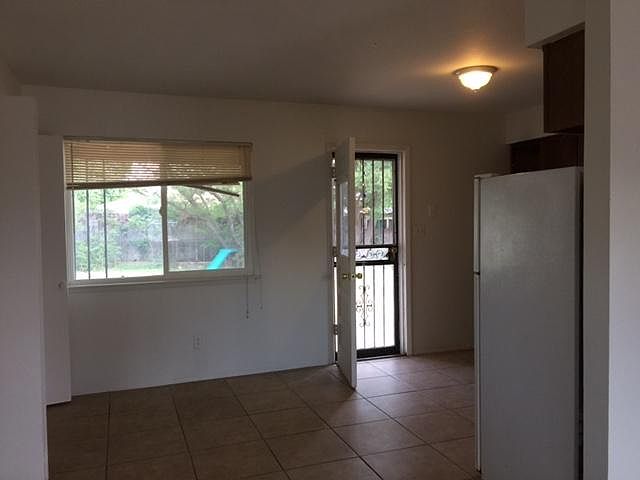 2nd image of 14212 Domingo Rd NE