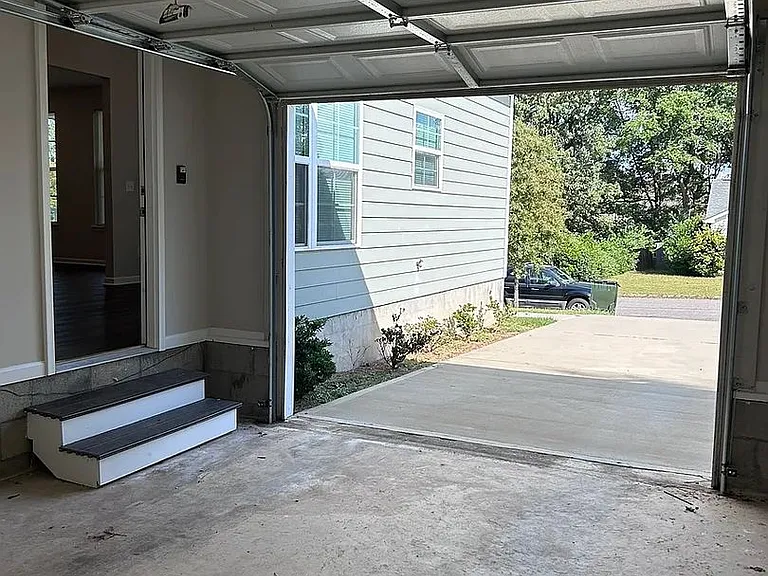 240 Carriage Ln — Photo 49