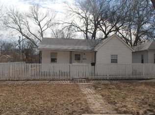 613 W 9th St, Junction City, KS 66441