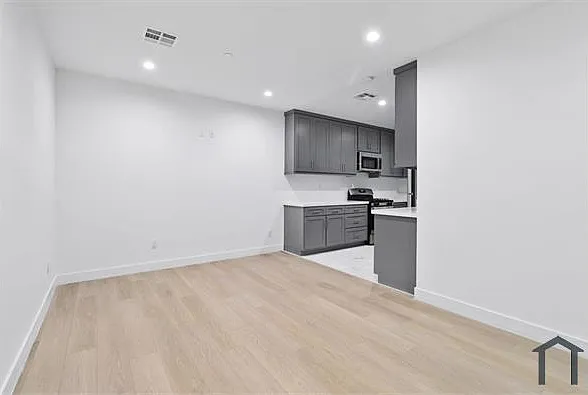 10609 S Inglewood Ave #1 — Photo 5